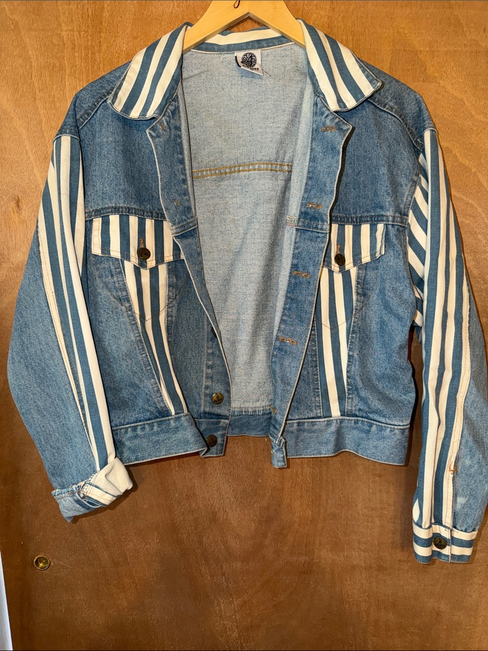 Striped Sleeve Light Blue Denim Jean Jacket - Unbranded